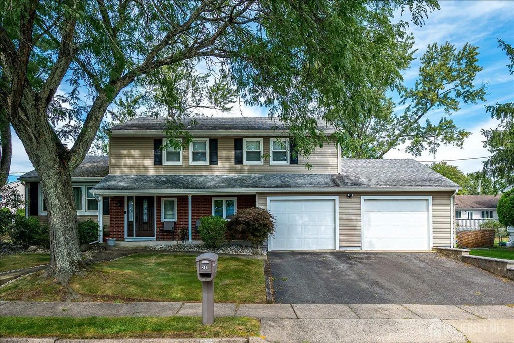 21 Marlin Avenue E, Edison