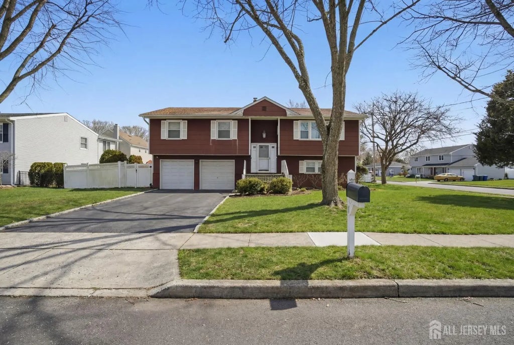 708 Auth Avenue, Oakhurst