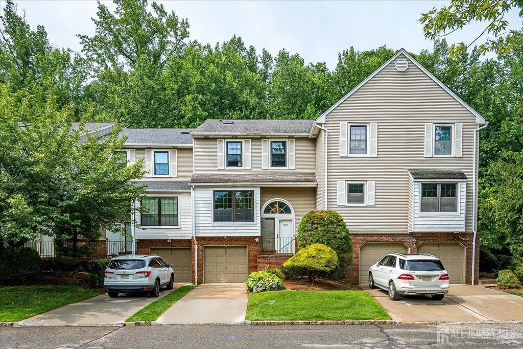 4506 Stonehedge Road, Edison