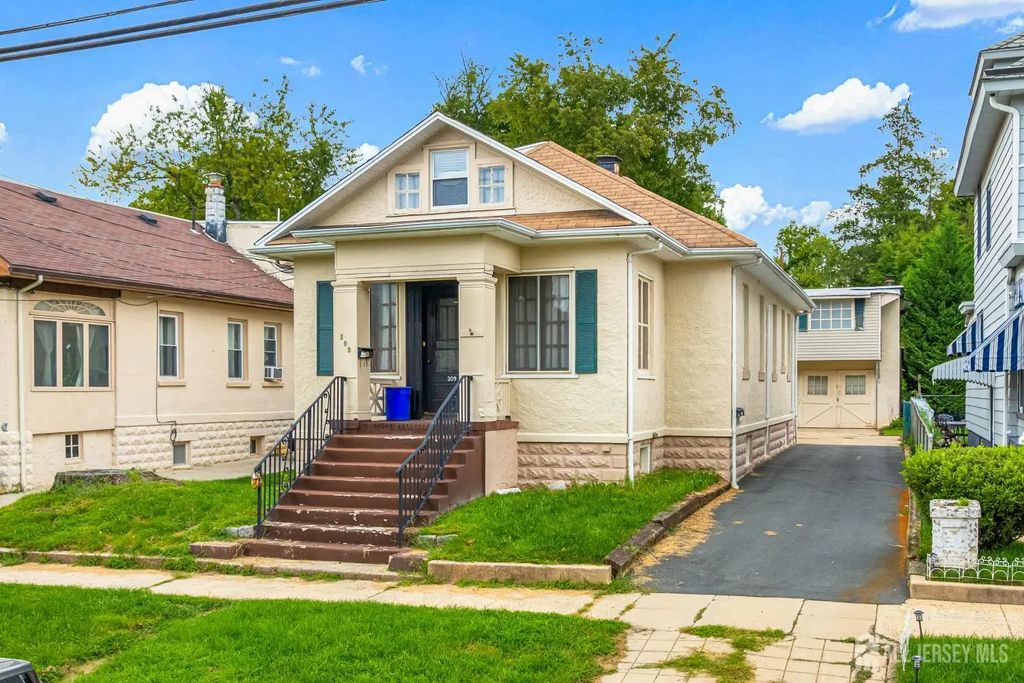 309 S 2nd Avenue S, Highland Park