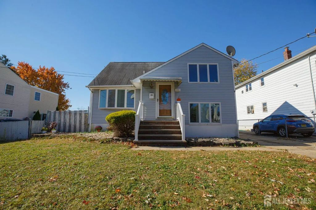 373 Hyatt Street, Avenel