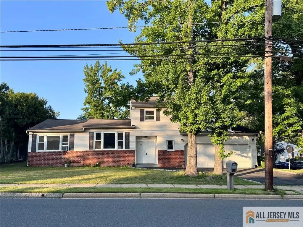 742 Grove Avenue, Edison