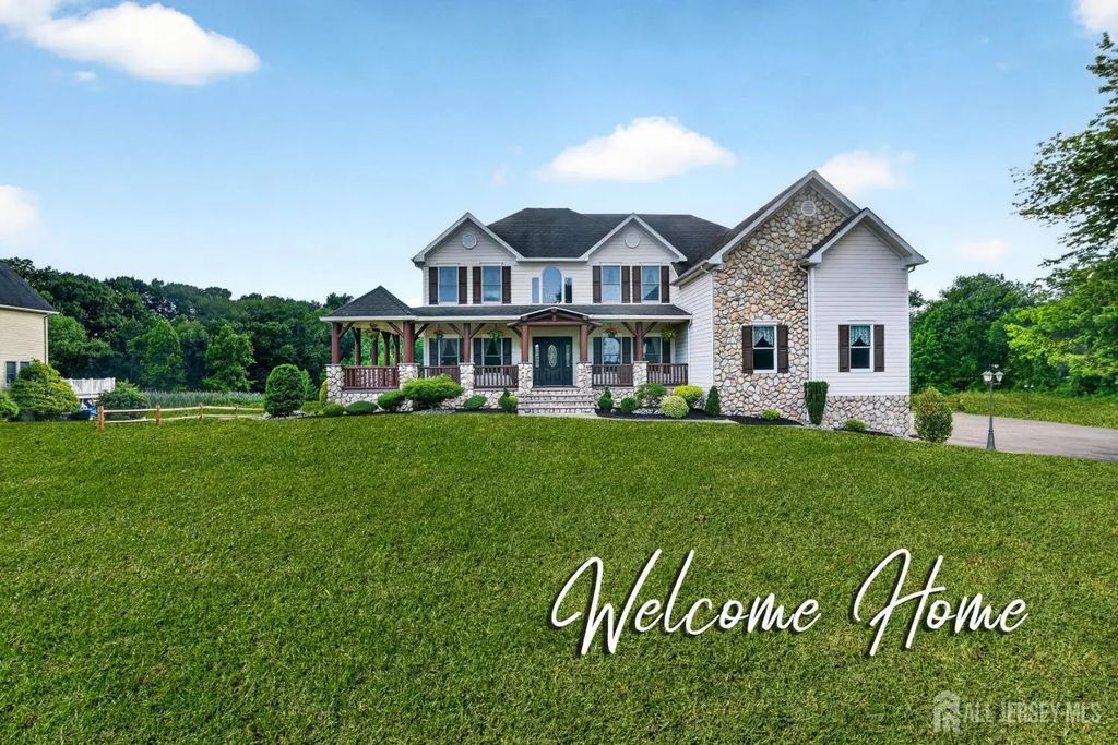 439 Schoolhouse Road, Monroe