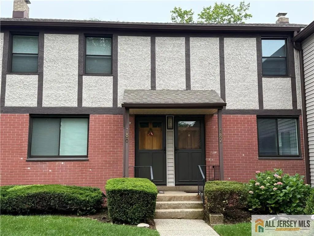 182 Newman Street, Metuchen