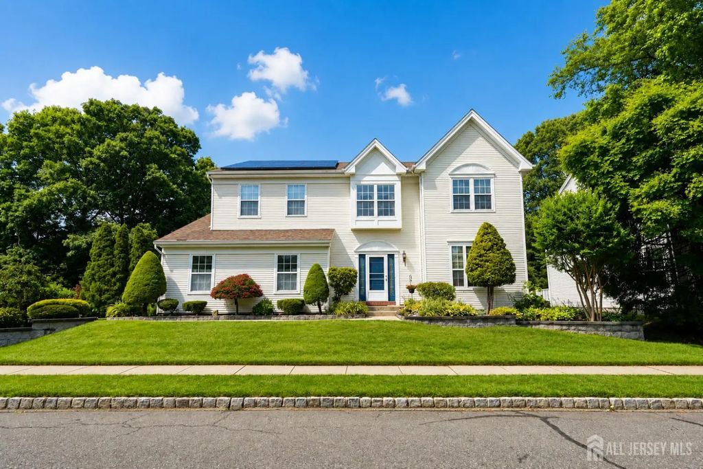 25 Edinburg Lane, East Brunswick