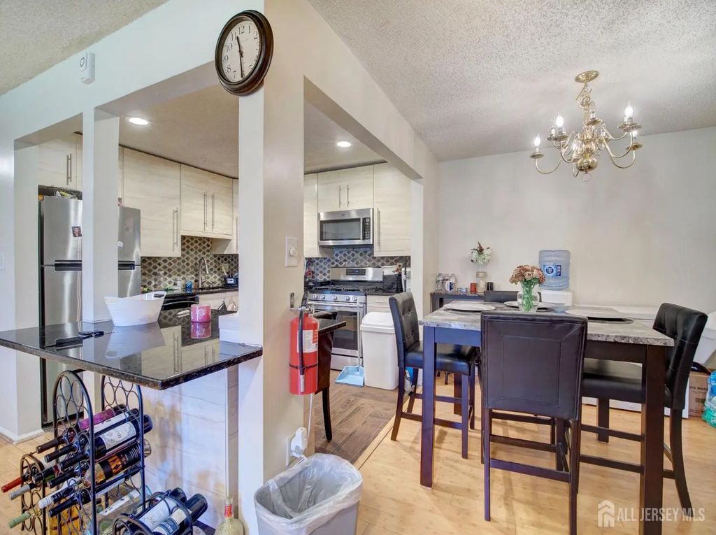 380 Lancaster Court, Piscataway
