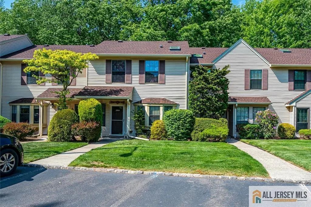 2704 Cricket Circle, Edison