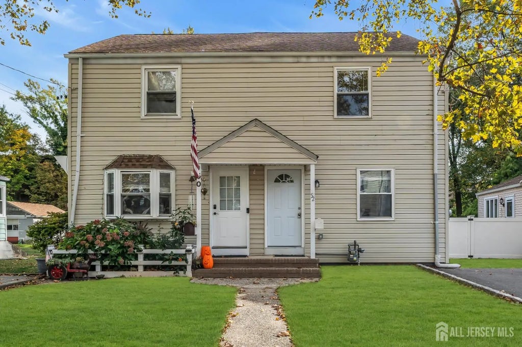 52 Mac Arthur Drive, Edison