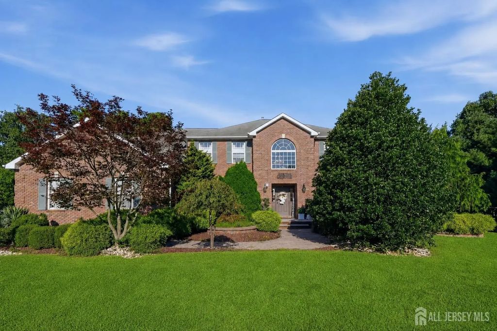 2 Butternut Lane, Monroe