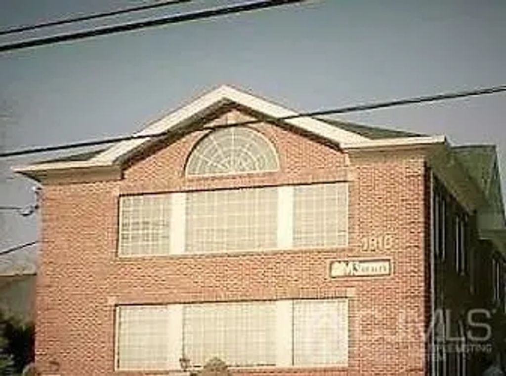 1910 Oak Tree Road 2, Edison