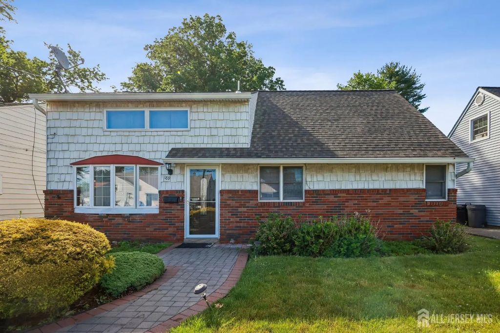 189 Bloomfield Avenue, Iselin