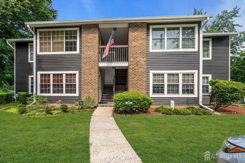 39 Pennsylvania Way, North Brunswick