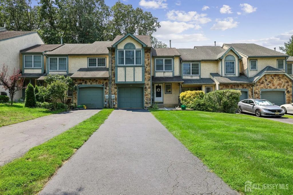 19 Dorchester Drive, East Brunswick