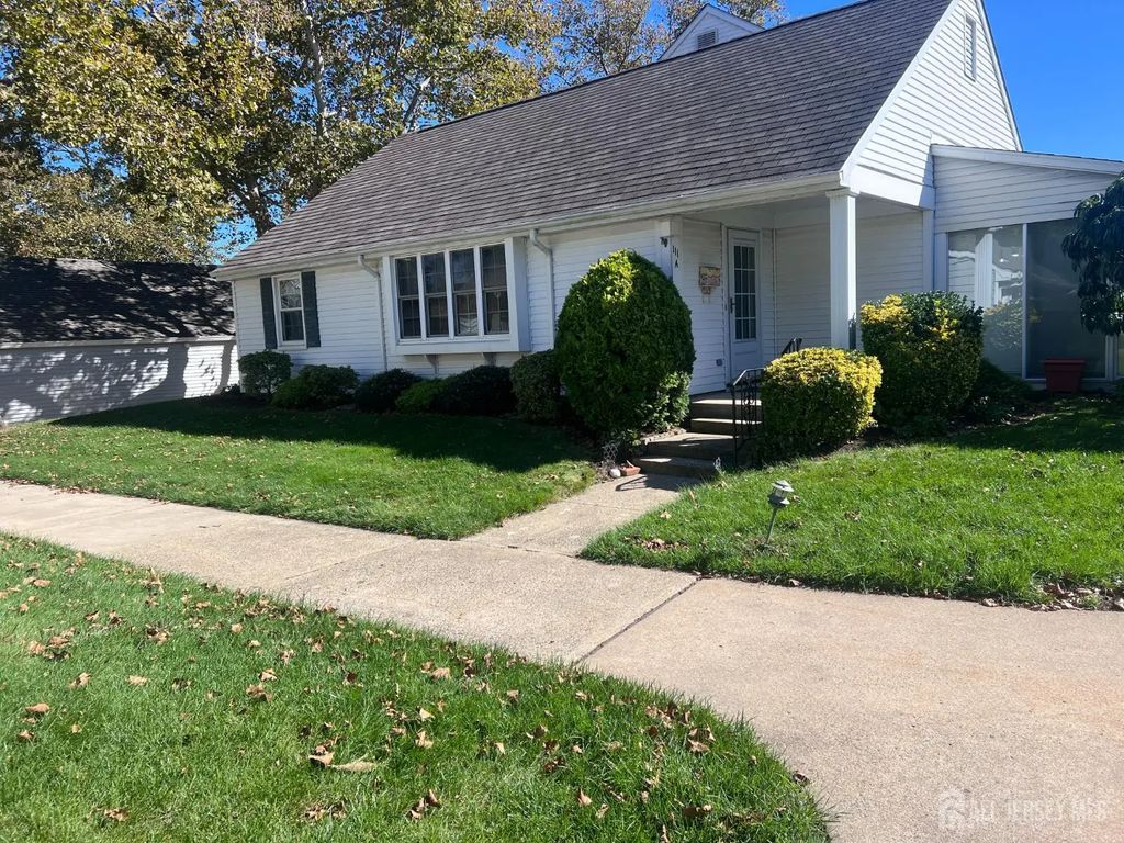 111 Hanover Lane Lane, Monroe