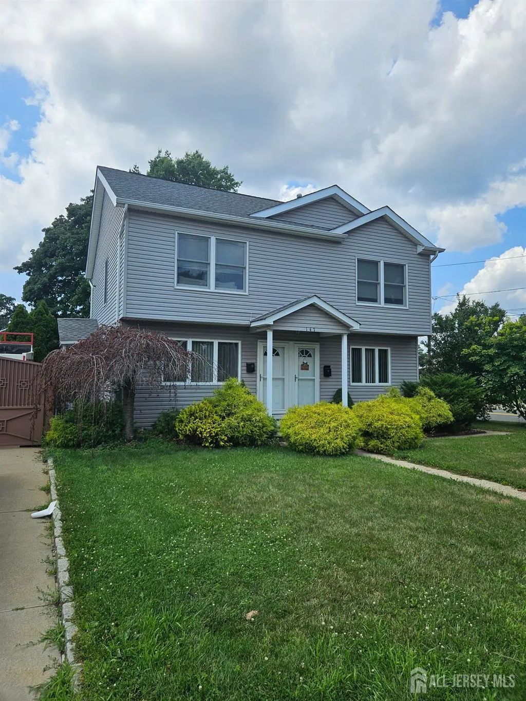 147 Beech Street, Fords