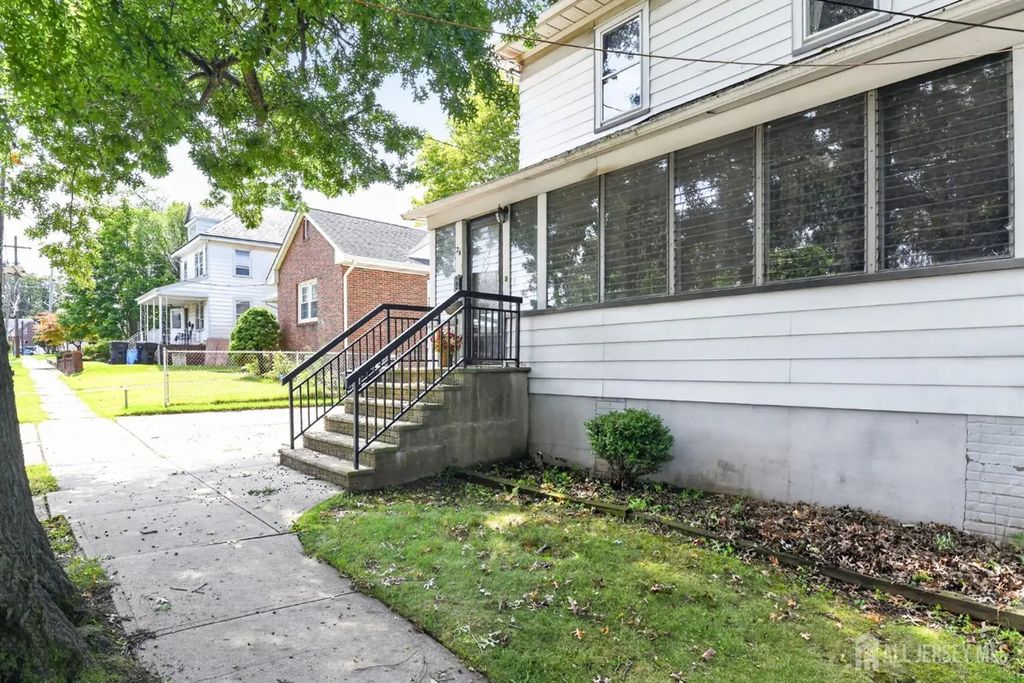 24 Highland Avenue, Highland Park