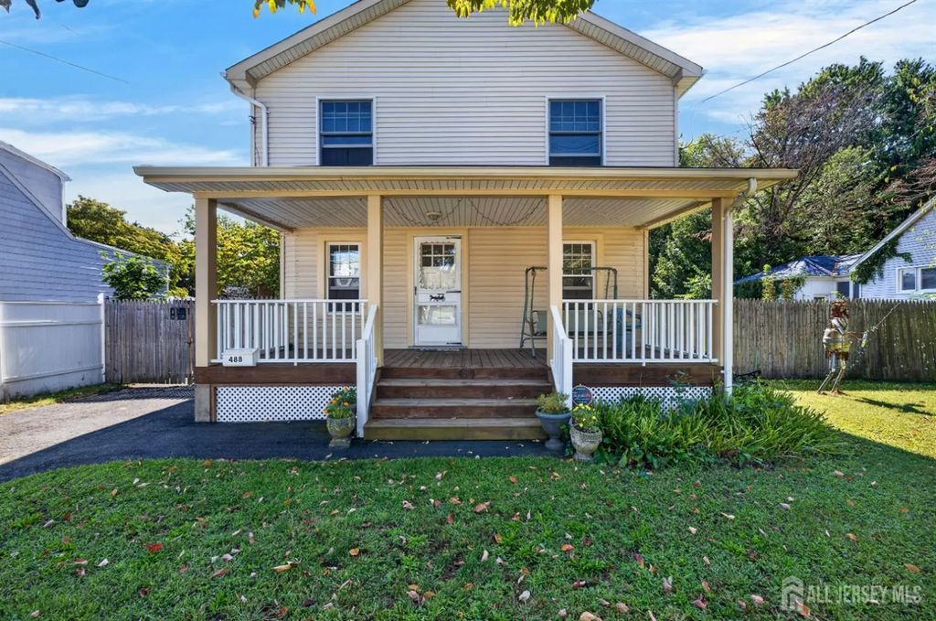 488 Harris Avenue, Middlesex