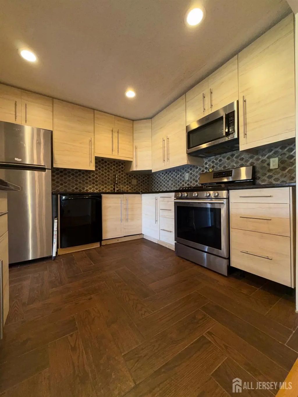 380 Lancaster Court, Piscataway