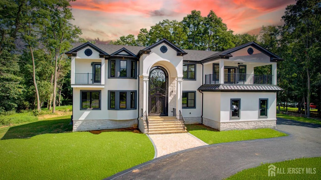 169 Applegarth Road, Monroe