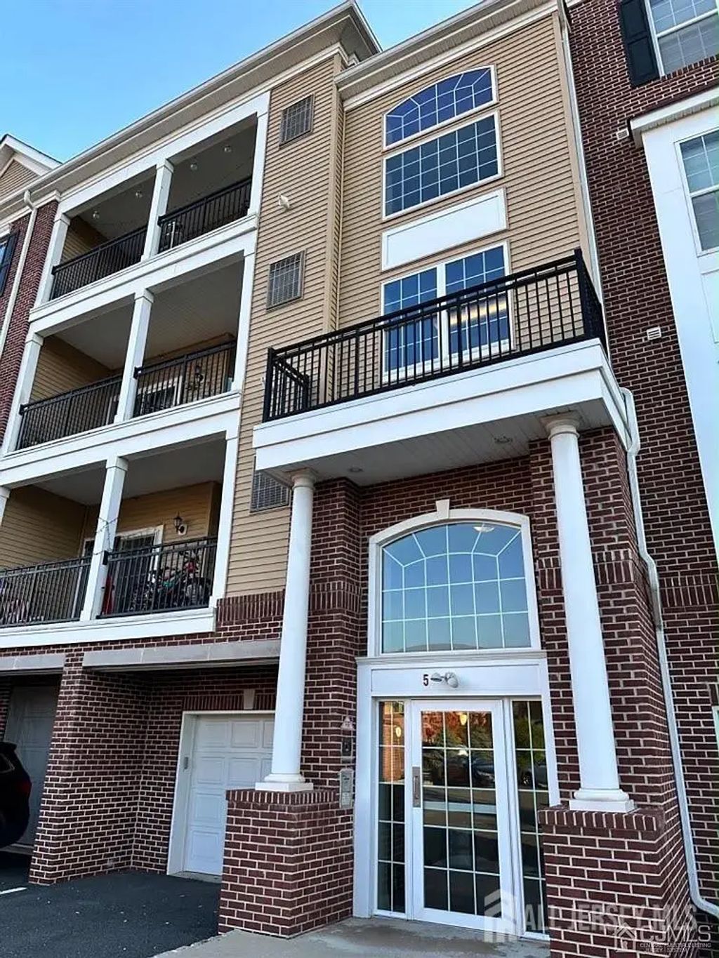 534 Doral Court, Piscataway