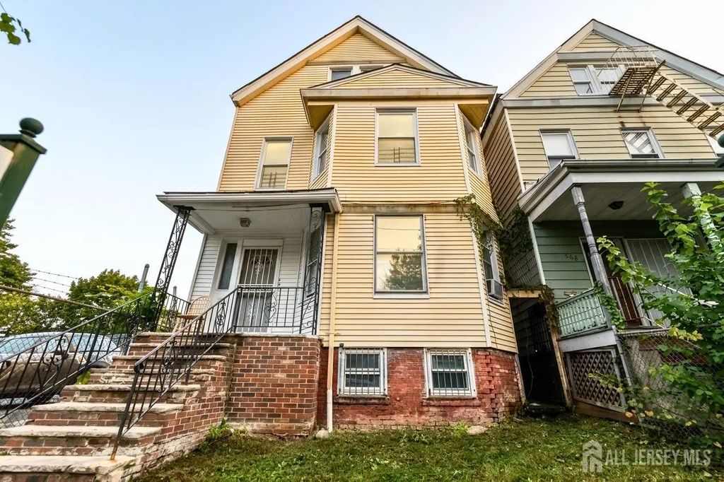 148 Fairmount Avenue, Newark