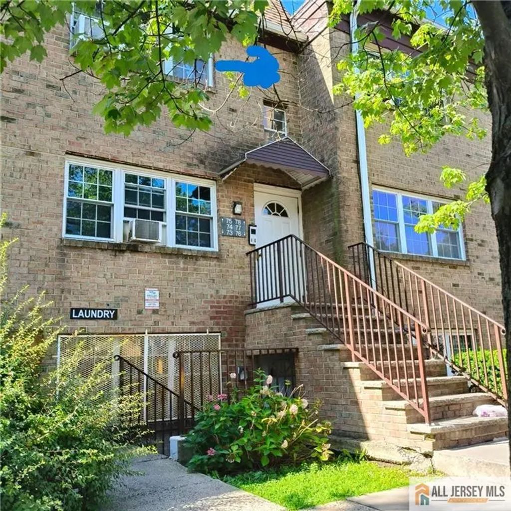 78 College Drive, Edison