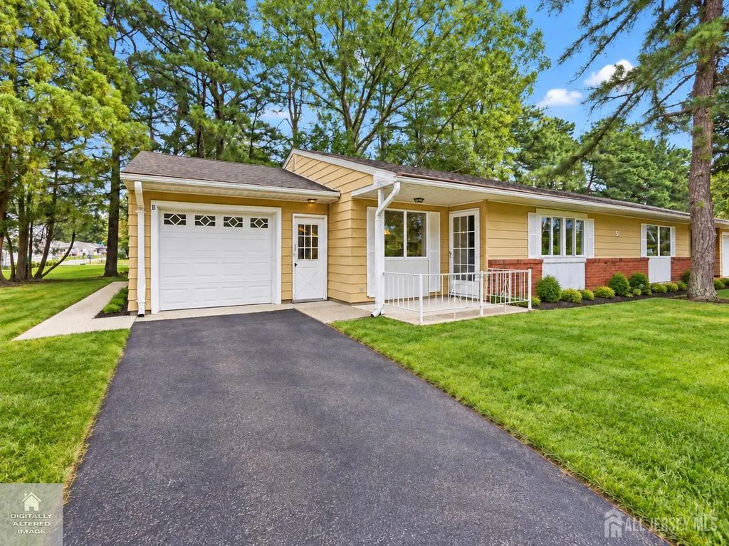 51 Maine Avenue, Manchester