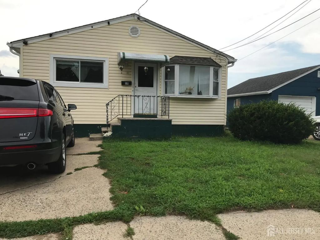 19 S 5th Avenue S, Manville