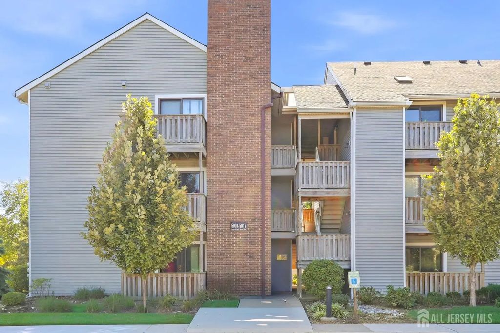5007 Ravens Crest, Plainsboro
