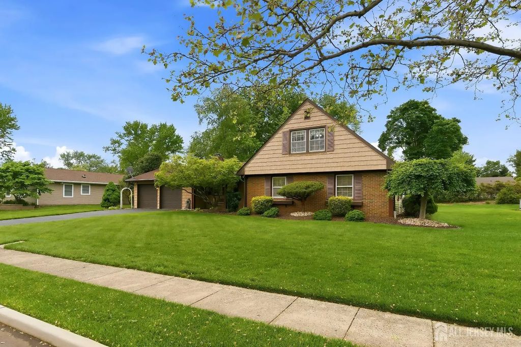 14 Troilus Drive, Old Bridge