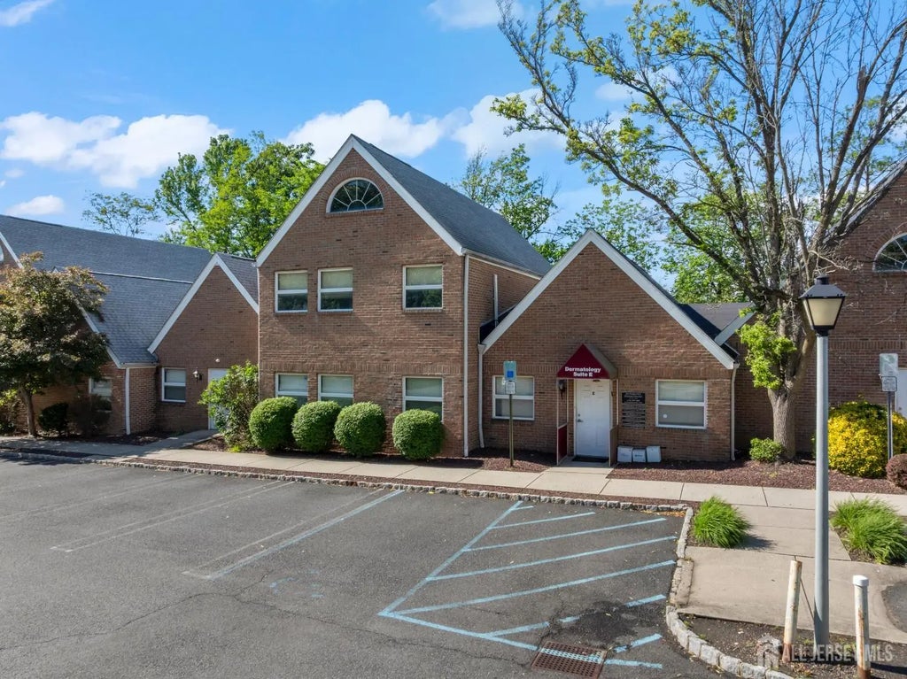 385 State Route 18 Highway 2, East Brunswick