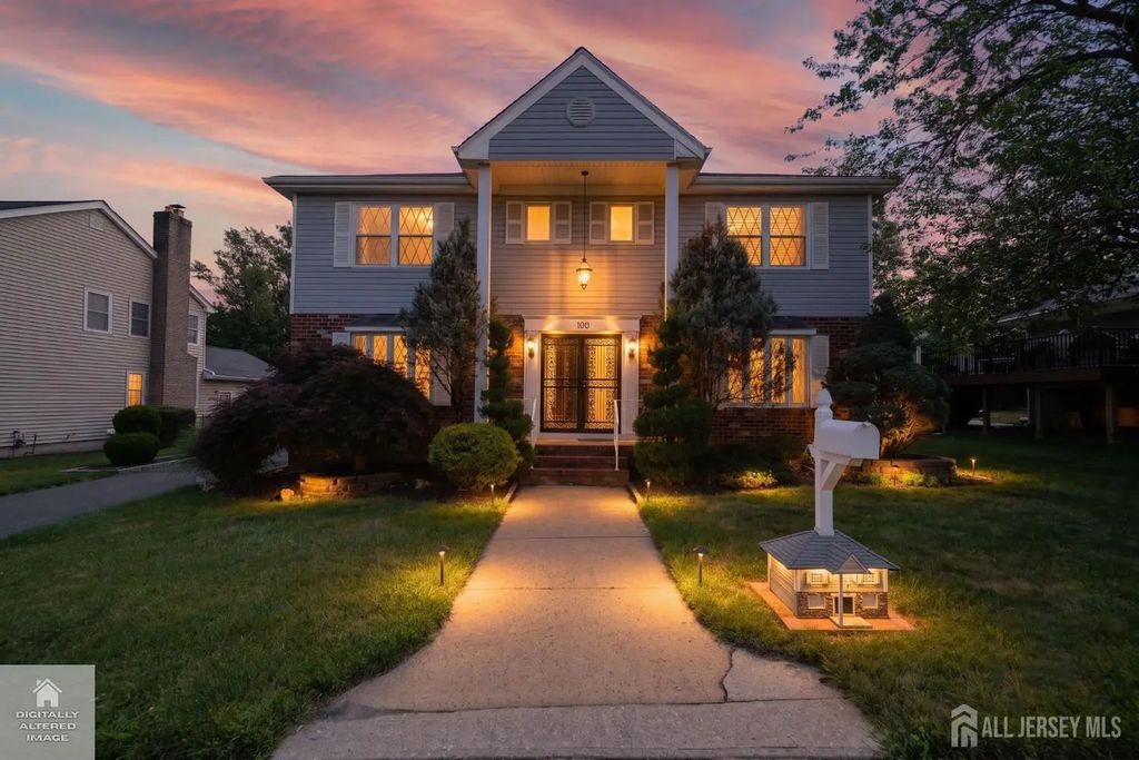 100 Howell Avenue, Fords