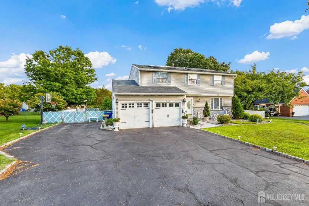 907 Mer-edinburg Road, Hamilton