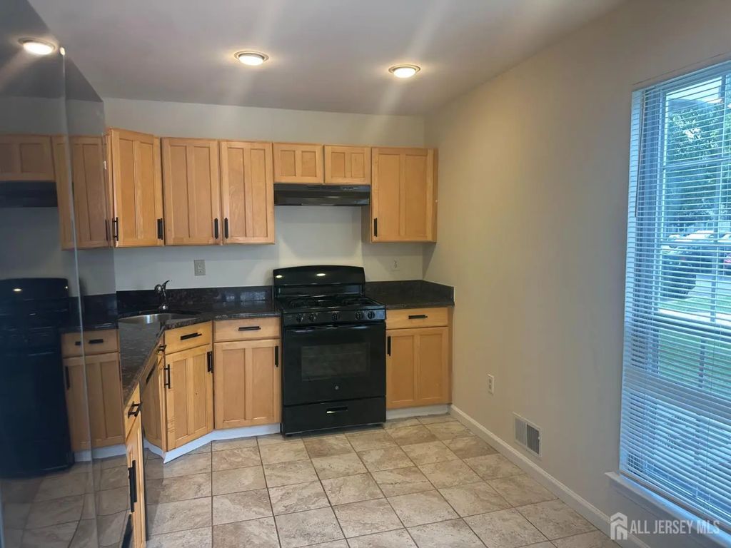 212 Darwin Lane, North Brunswick