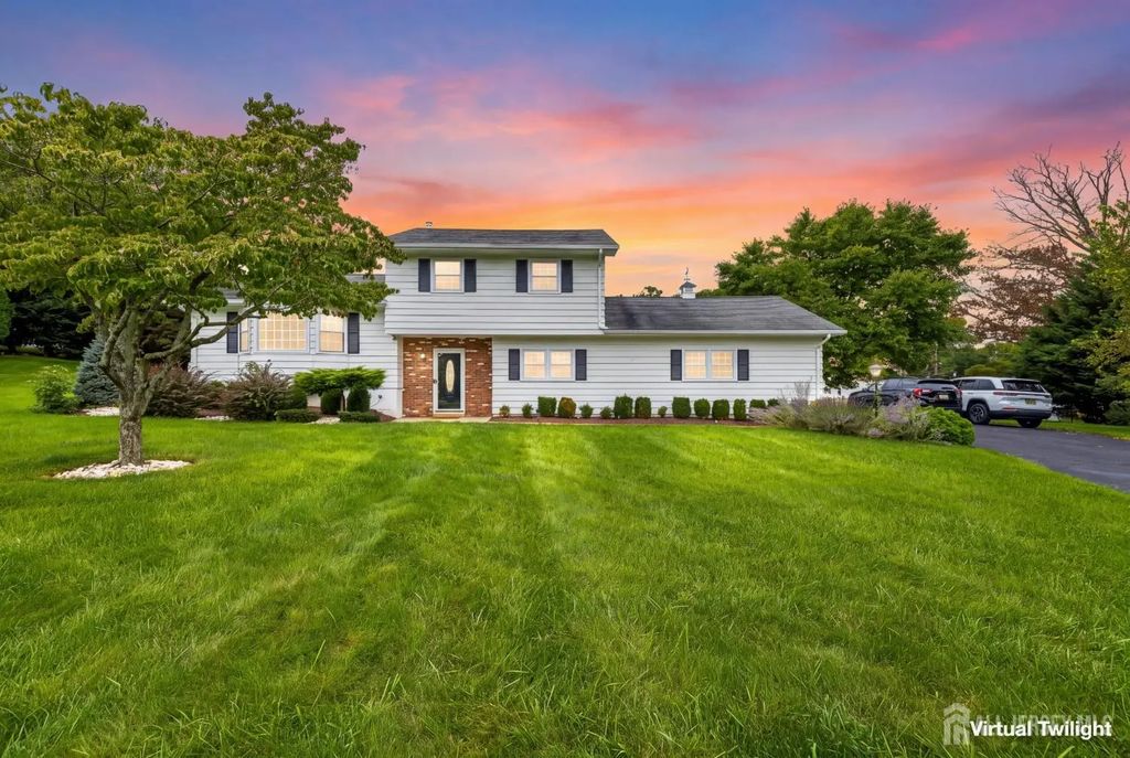 5 Travis Court, Monroe