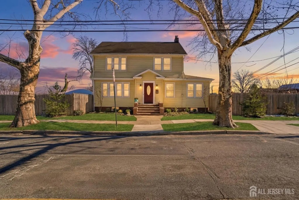 241 Hillside Road, Elizabeth