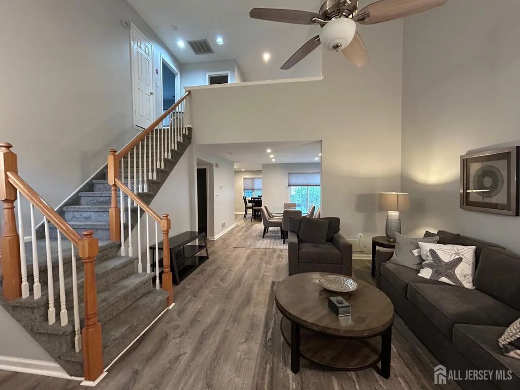 48 Winthrop Road, Monroe