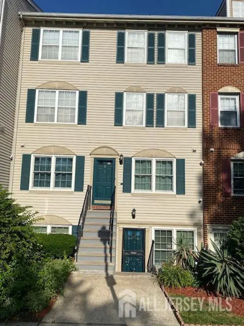 18 Colgate Drive, Newark