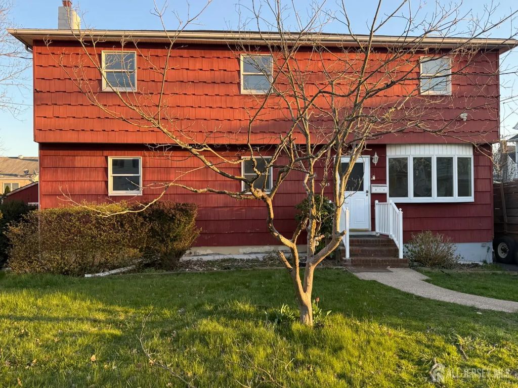 35 Fiat Avenue, Iselin