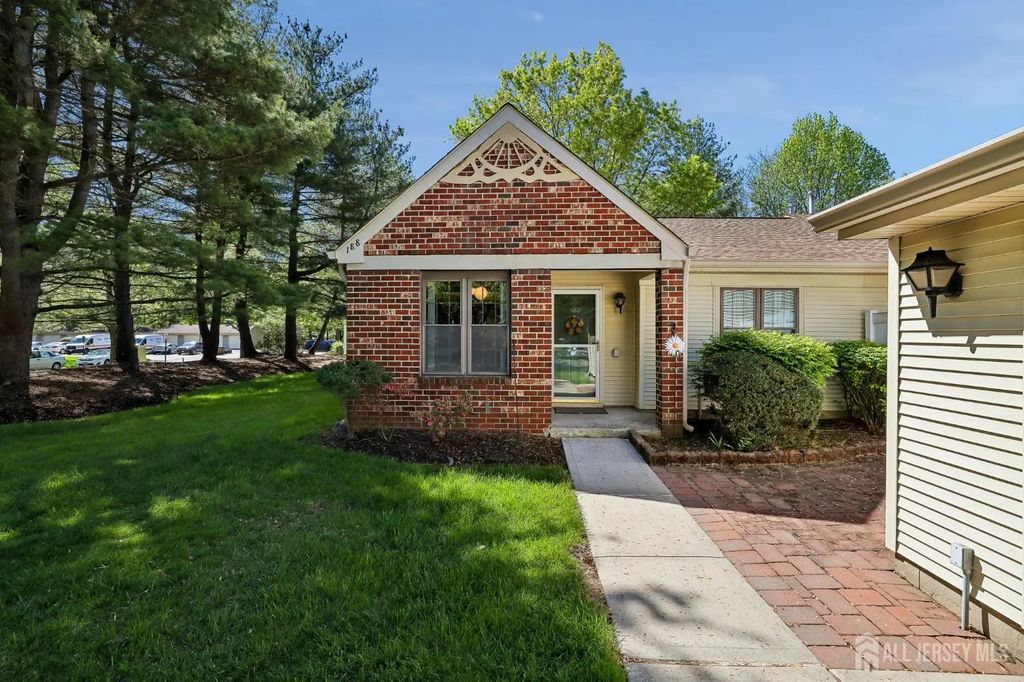 188 W Wycoff Way, East Brunswick