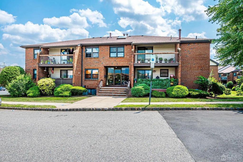 135-c Beverly Hill Terrace, Woodbridge Proper