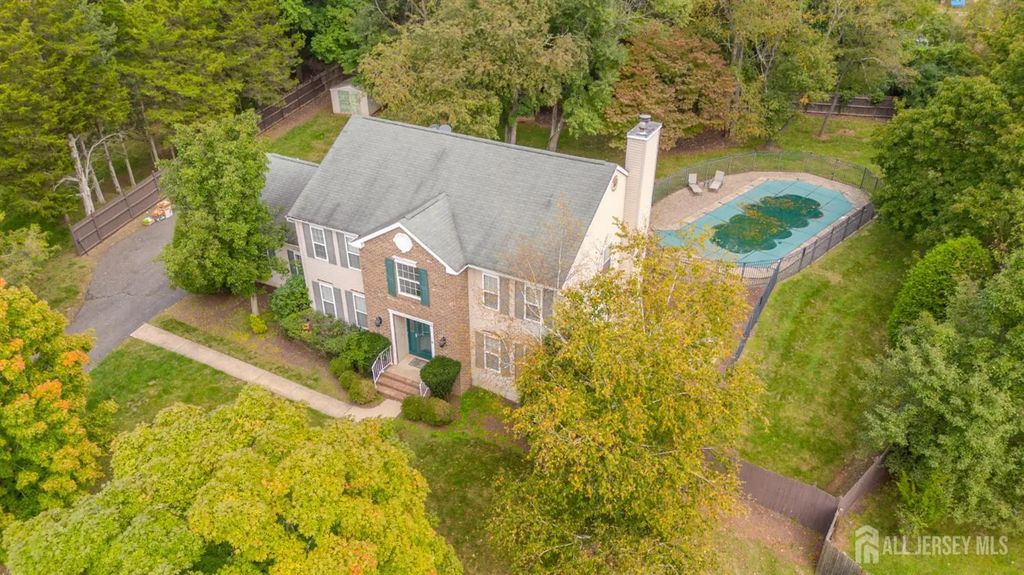 6 Fountain Drive, Franklin