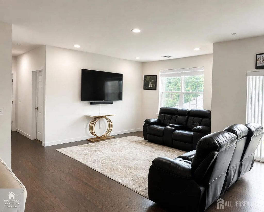 732 Lorhan Drive, Piscataway