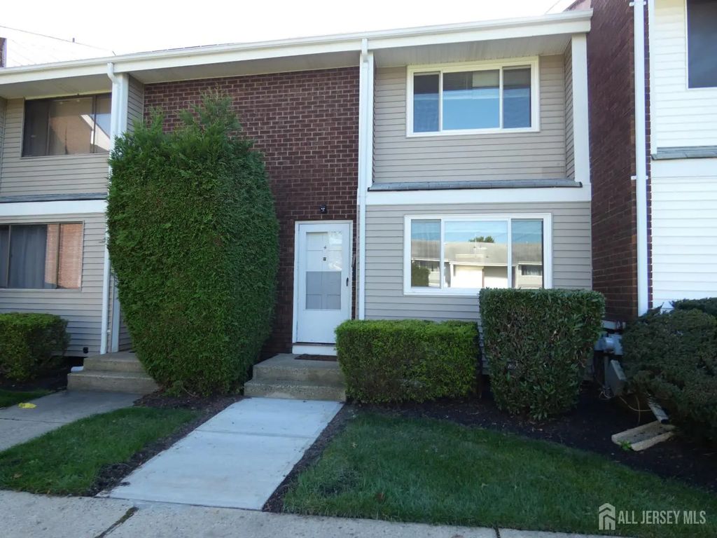 4-h Quincy Circle, South Brunswick