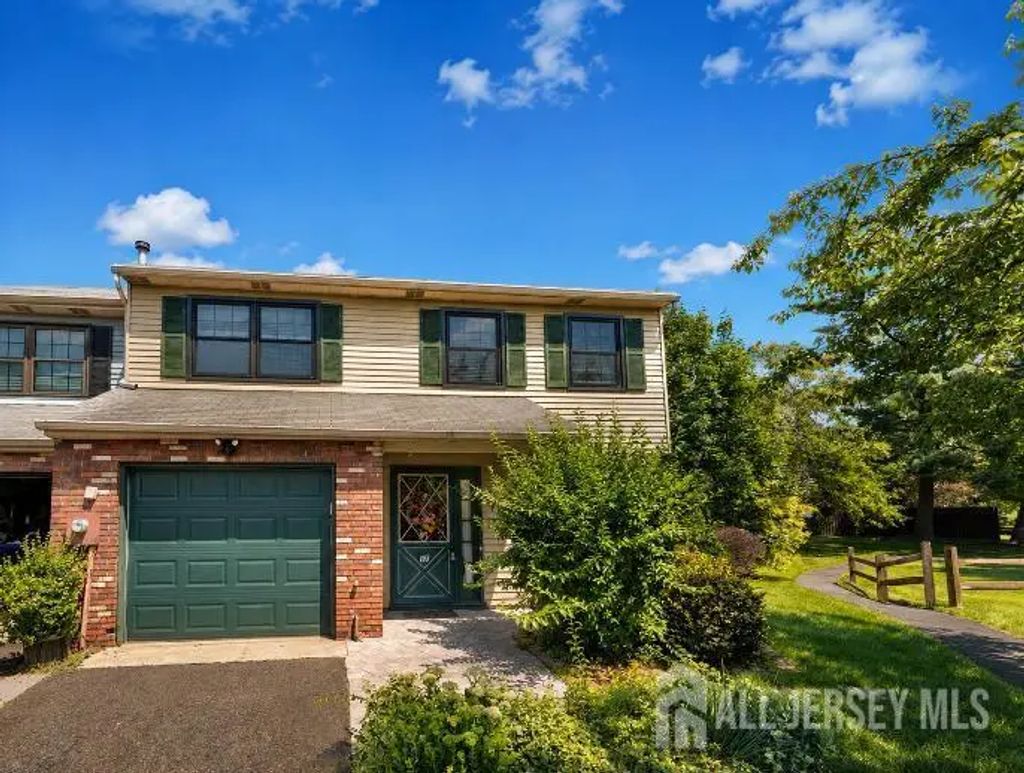 17 Walton Court, East Brunswick