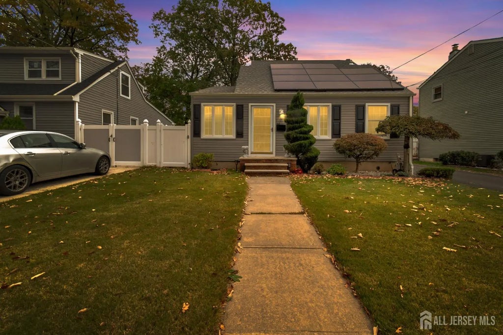 34 Chase Avenue, Avenel