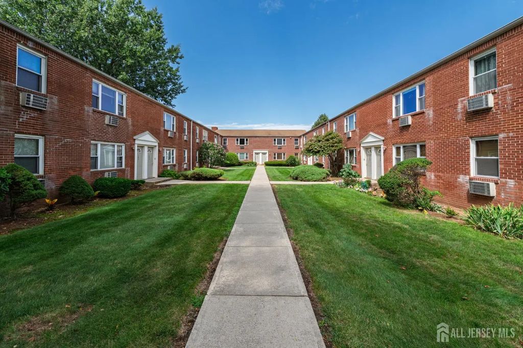 66 Fox Road, Edison