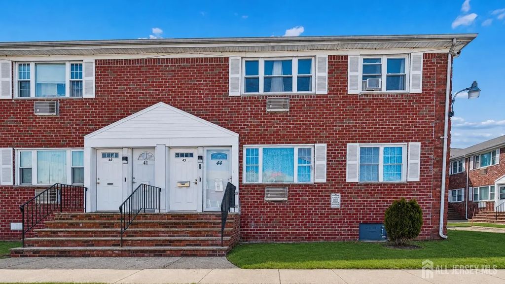 43 Gramercy Gardens, Middlesex