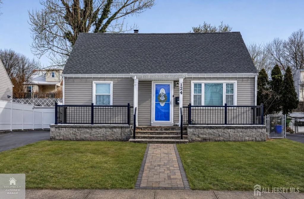 124 Coolidge Avenue, Sayreville