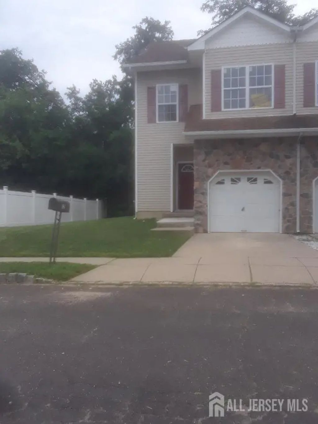 12 J Russel Smith Road, Lawrence